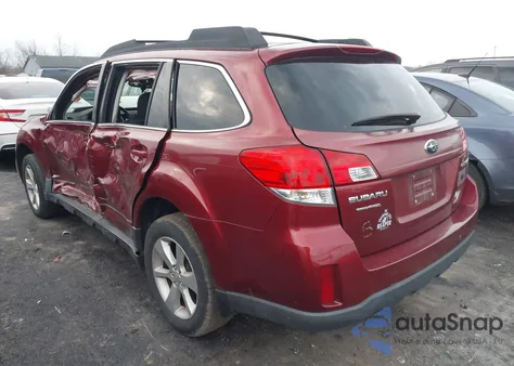 2013 Subaru Outback 2.5I Premium z USA, uszkodzony, nr VIN 4S4BRCCC4D3252811